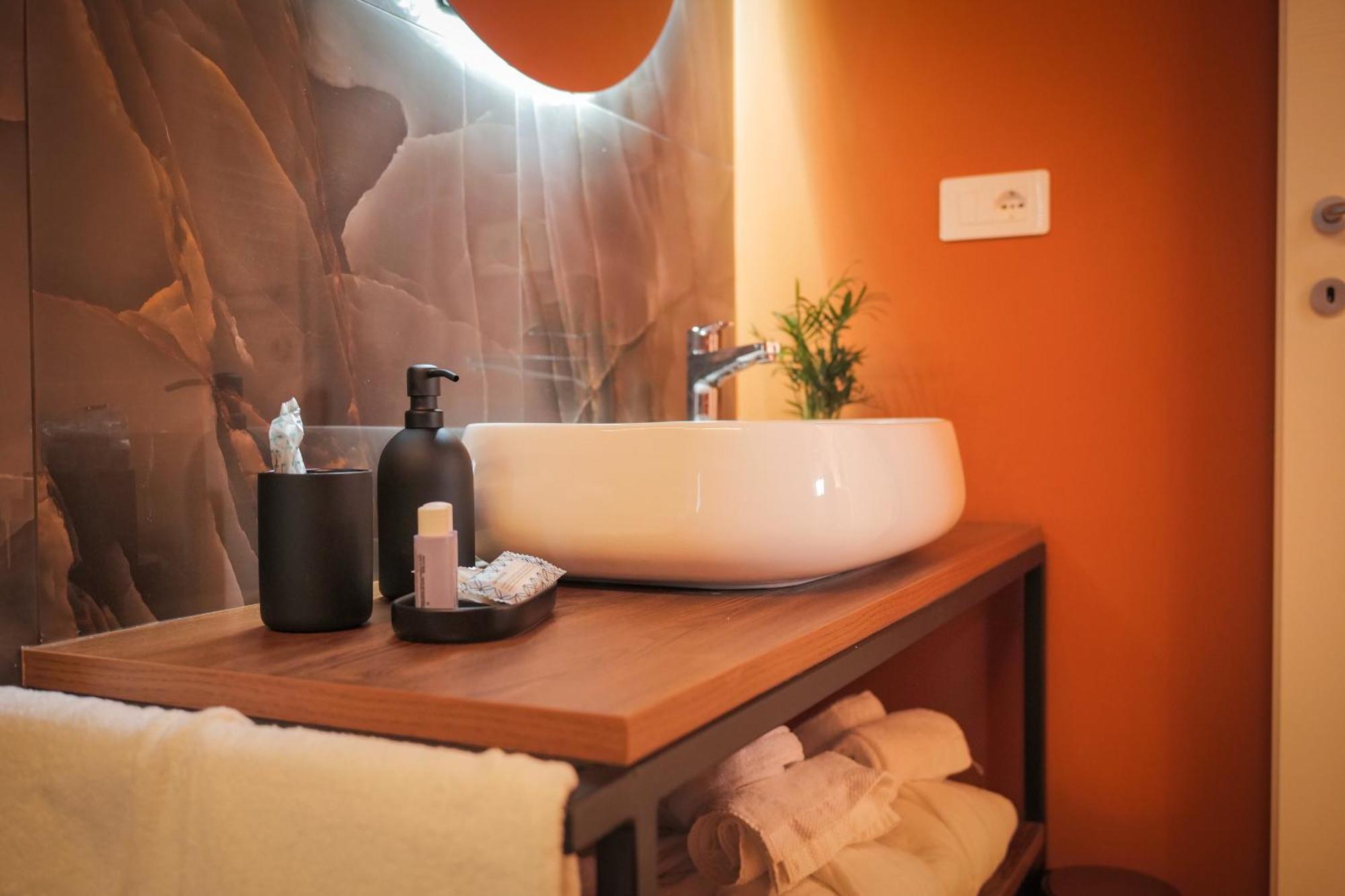 Toledo Luxury Rooms - Lr Collection Napoli Esterno foto